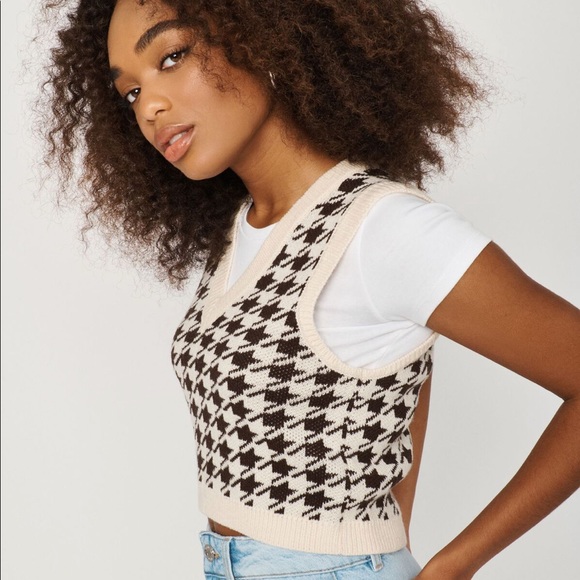 GARAGE Sweater Vest - Picture 4 of 4